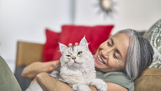 women with cat